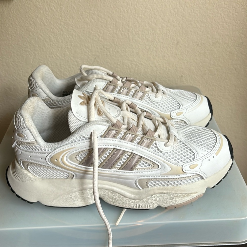 Adidas Ozmillen Women’s Sneakers 7
